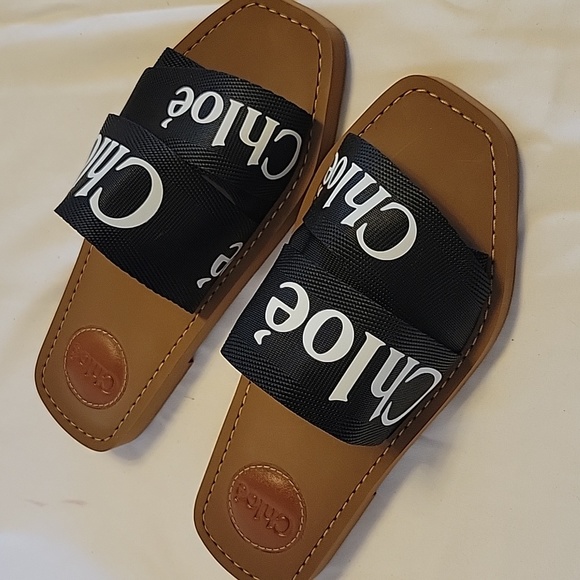 Chloe - Picture 3 of 14